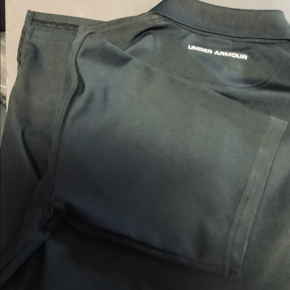 Under Armor Shirt- polo style - Black - Size Small - Picture 6 of 6